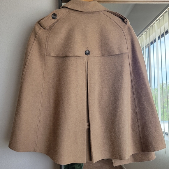 Beautiful Wool & Alpaca Cape - Picture 4 of 8